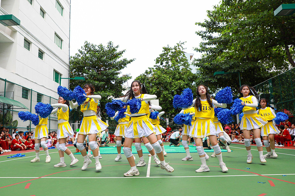 Chương tr&igrave;nh AP: &ldquo;Bệ ph&oacute;ng&rdquo; đưa nữ sinh Asian School vươn ra thế giới - Ảnh 4.