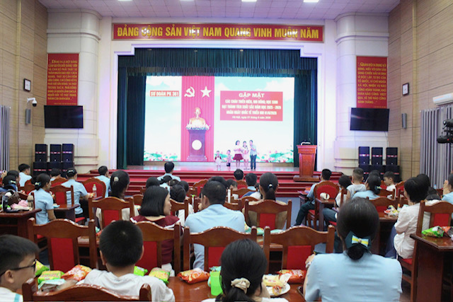 Sư đo&agrave;n Ph&ograve;ng kh&ocirc;ng 361 gặp mặt, tuy&ecirc;n dương con c&aacute;n bộ, qu&acirc;n nh&acirc;n đạt th&agrave;nh t&iacute;ch xuất sắc năm học 2025&ndash;2026 - Ảnh 4.