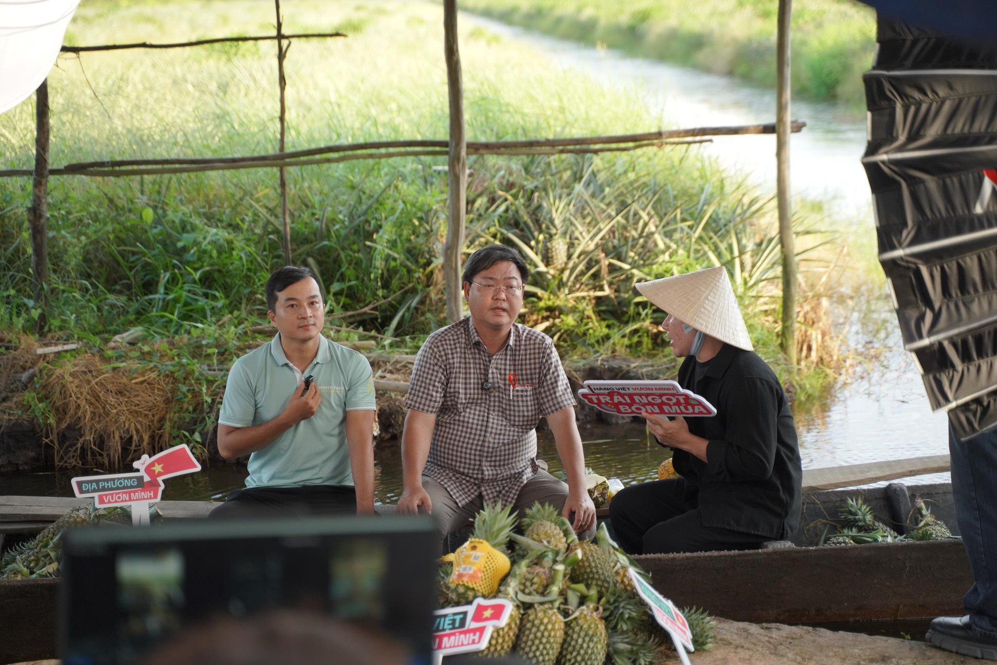 Gi&aacute; cao hơn h&agrave;ng chợ, v&igrave; sao livestream n&ocirc;ng sản vẫn đắt kh&aacute;ch? - Ảnh 1.