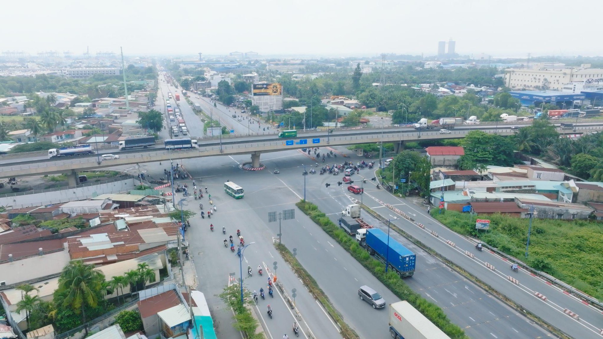 Mạng lưới giao th&ocirc;ng &ldquo;tỷ đ&ocirc;&rdquo; k&iacute;ch hoạt khu đ&ocirc;ng bứt ph&aacute; - Ảnh 2.