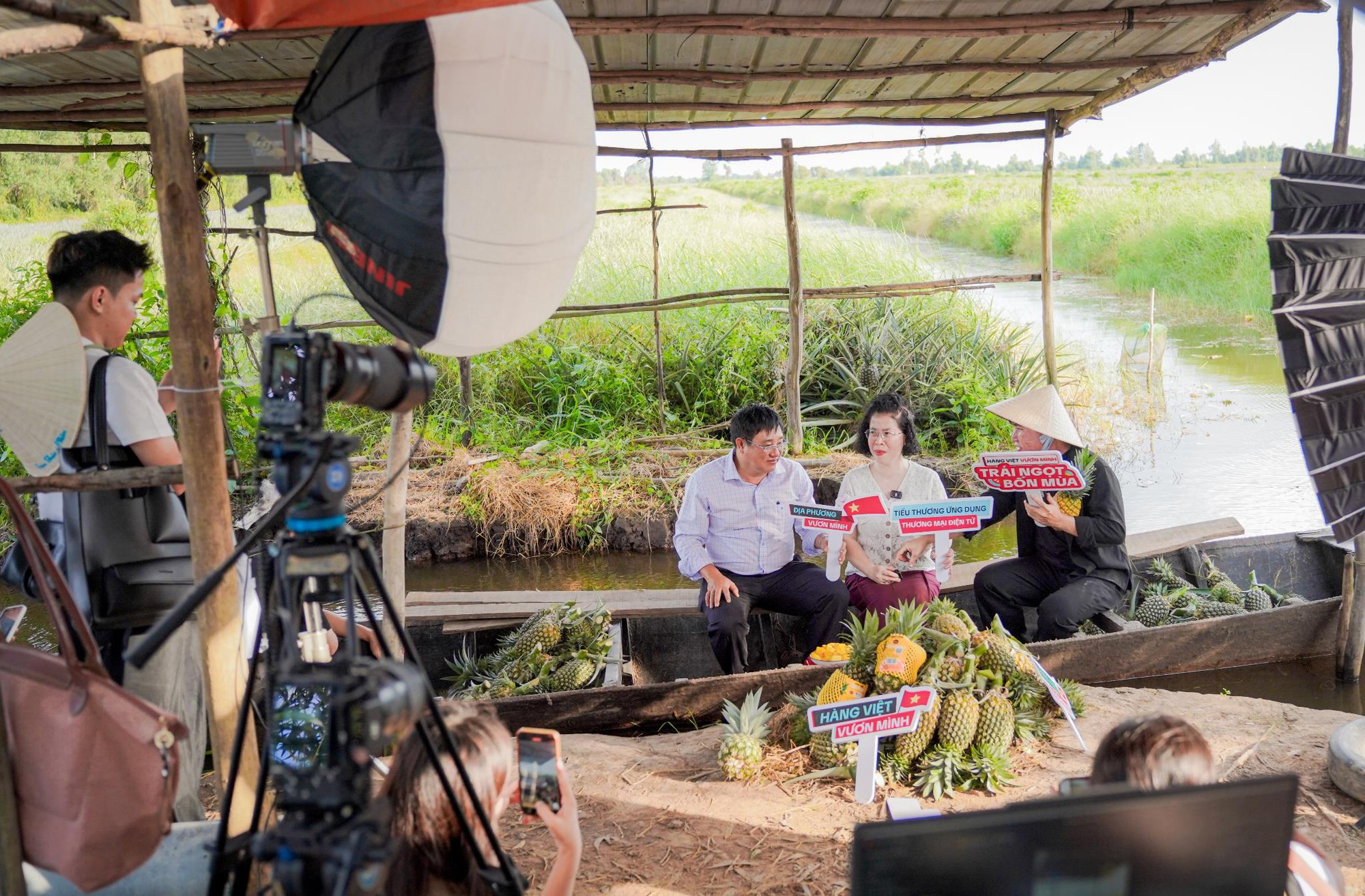 Gi&aacute; cao hơn h&agrave;ng chợ, v&igrave; sao livestream n&ocirc;ng sản vẫn đắt kh&aacute;ch? - Ảnh 3.