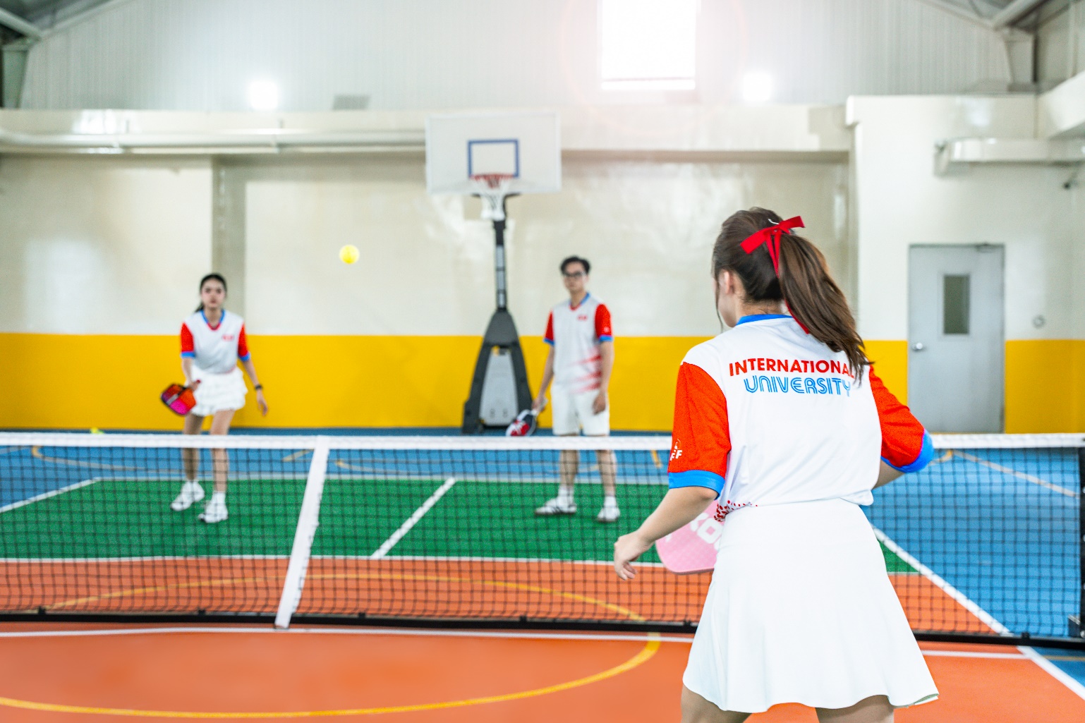 Trường đại học đưa bộ m&ocirc;n Pickleball v&agrave;o giảng dạy gi&aacute;o dục thể chất cho sinh vi&ecirc;n - Ảnh 4.