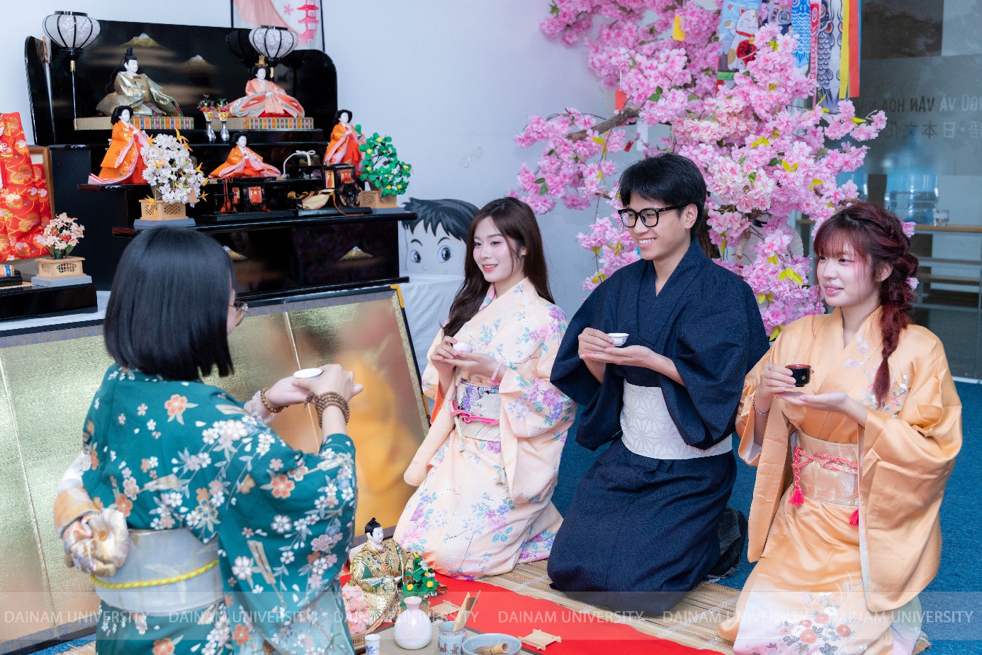 Gi&aacute;o sư Nhật Bản b&agrave;n về tương lai nguồn nh&acirc;n lực tiếng Nhật trong thời đại AI tại Đại học Đại Nam - Ảnh 4.