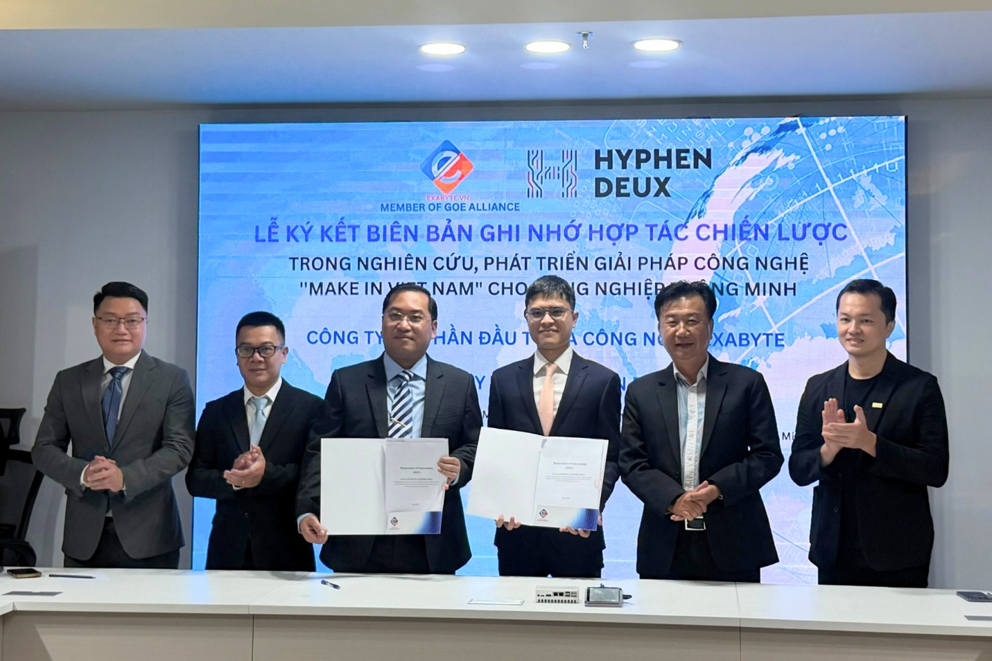 Hyphen Deux và Exabyte ký kết biên bản ghi nhớ hợp tác chiến lược- Ảnh 1. Hyphen Deux và Exabyte ký kết biên bản ghi nhớ hợp tác chiến lược- Ảnh 1.