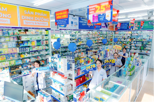 Chạm mốc 2.678 nhà thuốc toàn quốc, Long Châu tiếp tục đưa y tế chất lượng chăm sóc hàng triệu gia đình- Ảnh 1. Chạm mốc 2.678 nhà thuốc toàn quốc, Long Châu tiếp tục đưa y tế chất lượng chăm sóc hàng triệu gia đình- Ảnh 1.