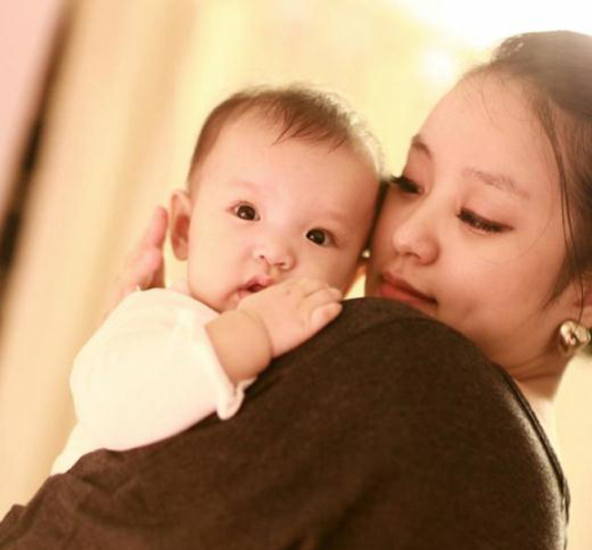 Cựu hot girl Mi Vân: Nàng thơ thanh xuân đời đầu có xuất thân danh giá và cuộc sống viên mãn an yên ở tuổi U40- Ảnh 4. Cựu hot girl Mi Vân: Nàng thơ thanh xuân đời đầu có xuất thân danh giá và cuộc sống viên mãn an yên ở tuổi U40- Ảnh 4.