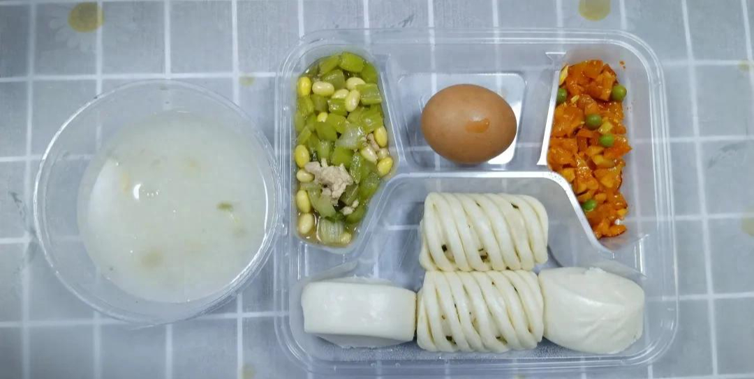 Một ng&agrave;y trong cuộc sống của người đ&agrave;n &ocirc;ng 36 tuổi c&oacute; tỷ lệ tiết kiệm hơn 80%: Kh&ocirc;ng mua sắm t&ugrave;y hứng, tự mang cơm đi l&agrave;m v&agrave; trồng rau để ăn- Ảnh 1.