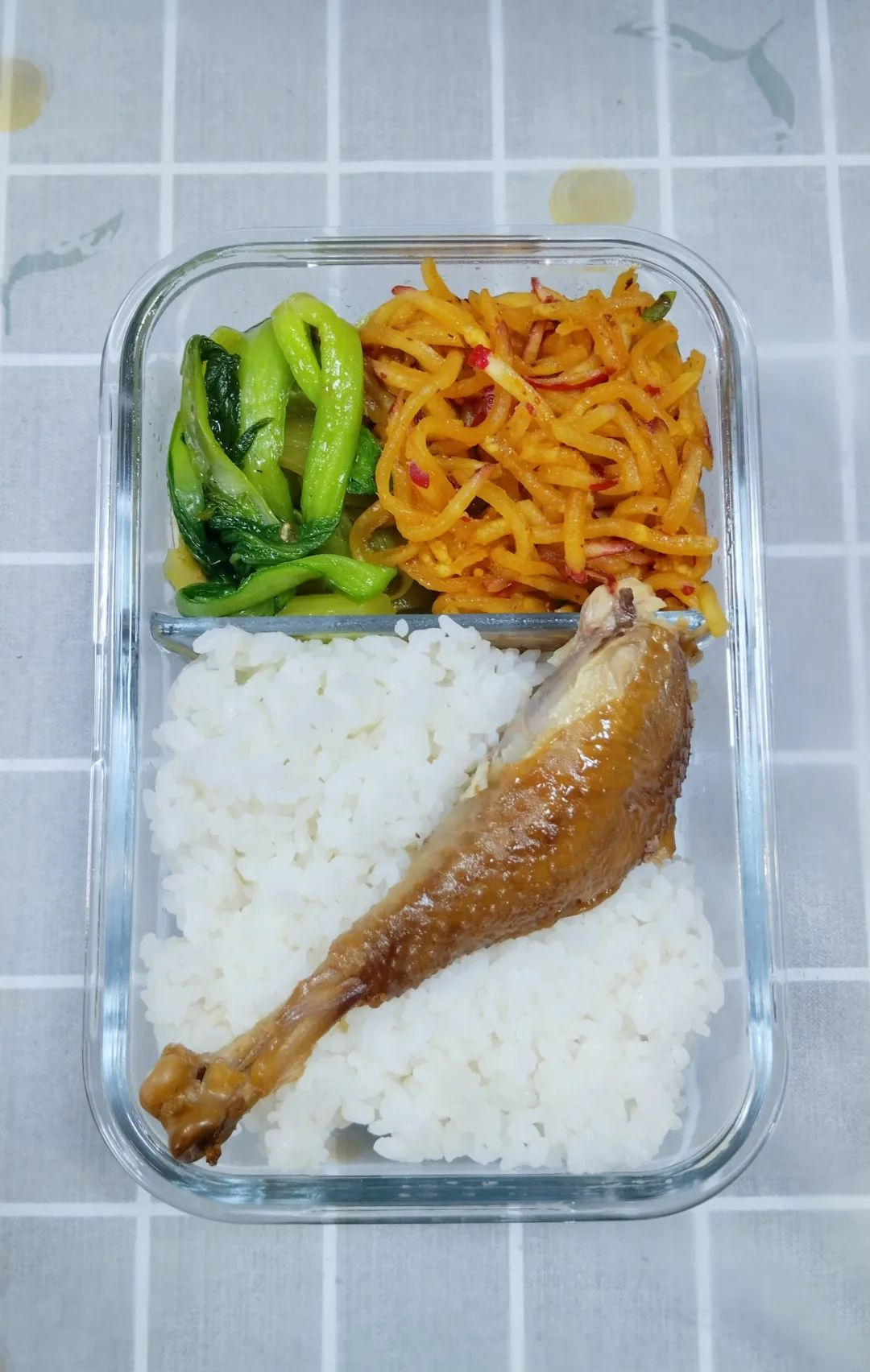 Một ng&agrave;y trong cuộc sống của người đ&agrave;n &ocirc;ng 36 tuổi c&oacute; tỷ lệ tiết kiệm hơn 80%: Kh&ocirc;ng mua sắm t&ugrave;y hứng, tự mang cơm đi l&agrave;m v&agrave; trồng rau để ăn- Ảnh 2.