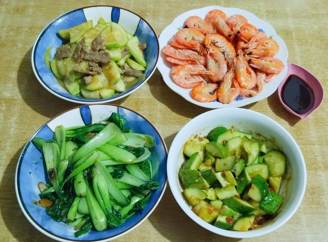 Một ng&agrave;y trong cuộc sống của người đ&agrave;n &ocirc;ng 36 tuổi c&oacute; tỷ lệ tiết kiệm hơn 80%: Kh&ocirc;ng mua sắm t&ugrave;y hứng, tự mang cơm đi l&agrave;m v&agrave; trồng rau để ăn- Ảnh 4.