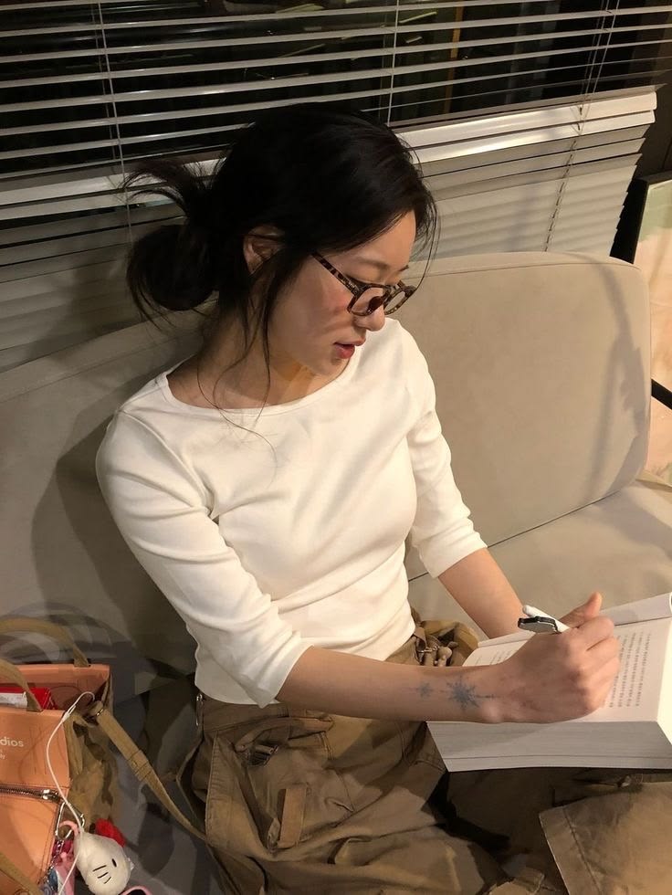 Tôi đã kiệt sức sau gần 2 năm cố gắng sống tối giản: Mỗi lần mua thứ gì cũng thấy có lỗi- Ảnh 2. Tôi đã kiệt sức sau gần 2 năm cố gắng sống tối giản: Mỗi lần mua thứ gì cũng thấy có lỗi- Ảnh 2.