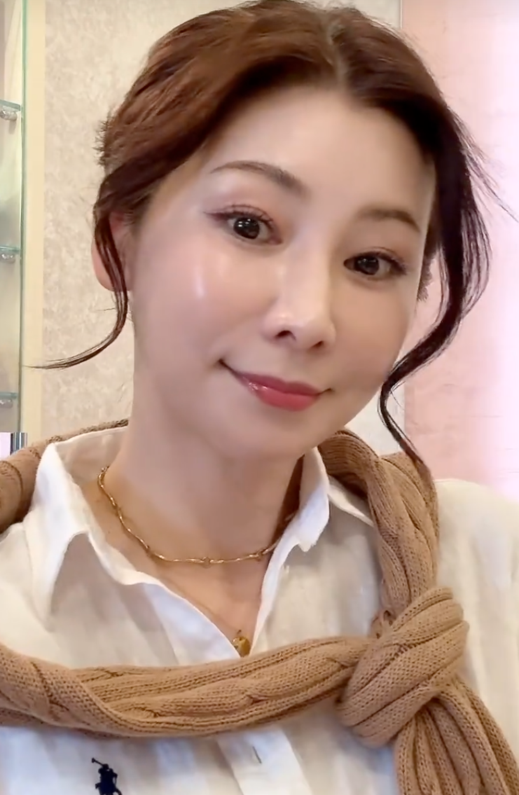 L&agrave;n da tuổi U60 vẫn căng b&oacute;ng, hồng h&agrave;o: Người phụ nữ Nhật Bản duy tr&igrave; một "chi&ecirc;u" n&acirc;ng cơ đơn giản suốt h&agrave;ng chục năm - Ảnh 3.