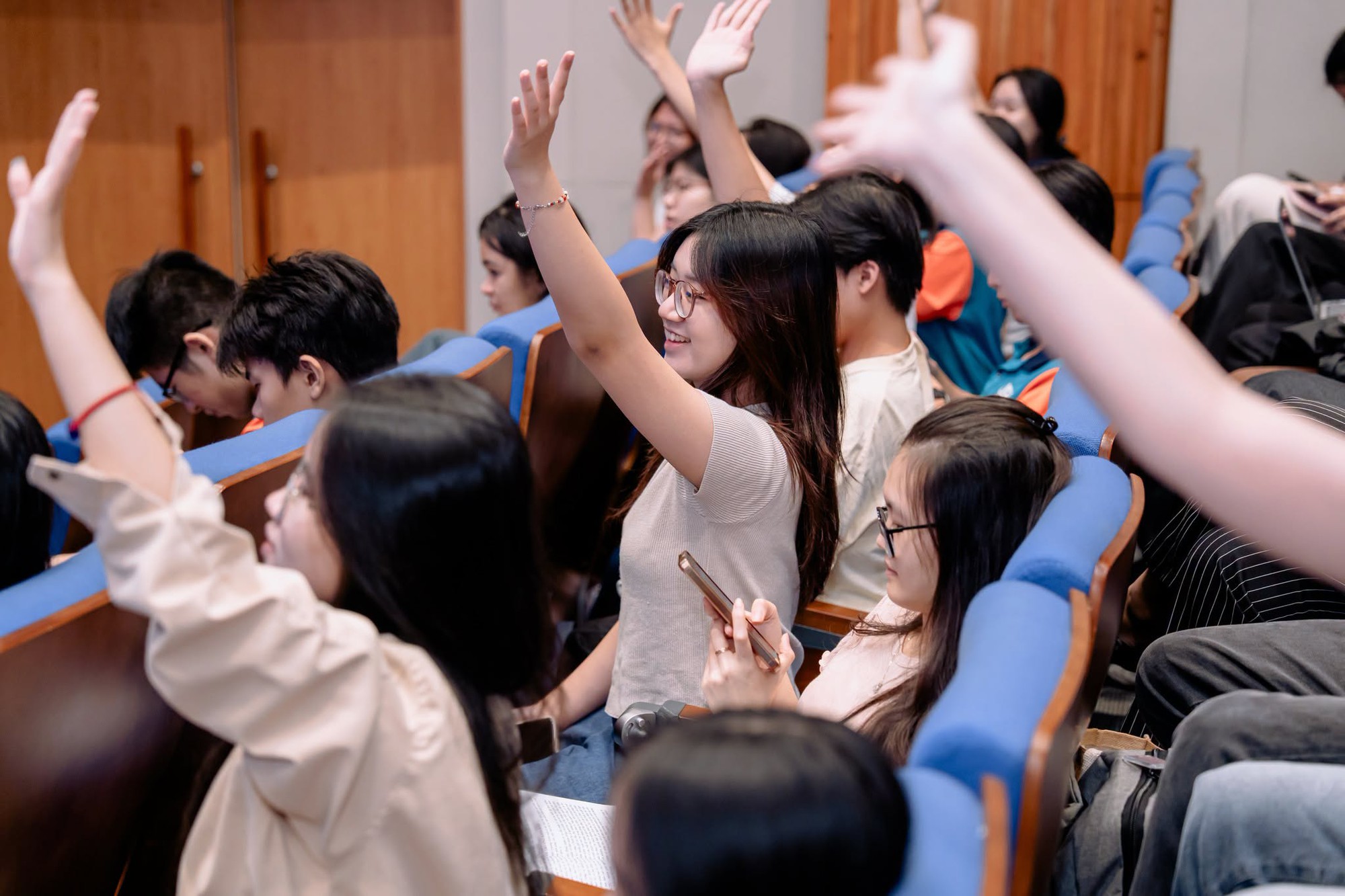 Univers Tour Tiền Phong Nam kết nối sinh vi&ecirc;n TPHCM với xu hướng ph&aacute;t triển bền vững - Ảnh 3.