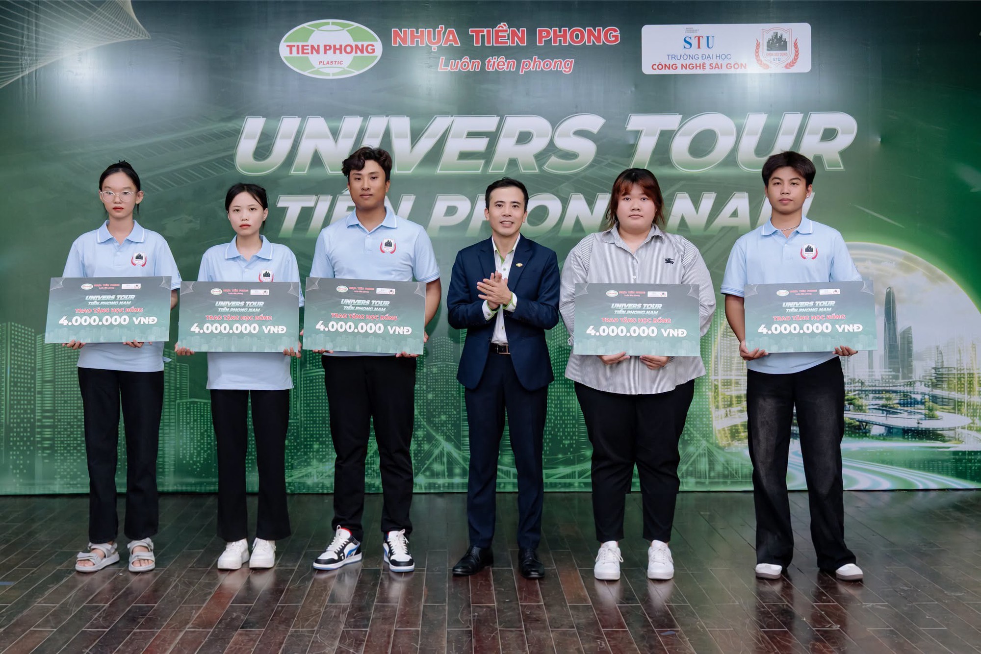 Univers Tour Tiền Phong Nam kết nối sinh vi&ecirc;n TPHCM với xu hướng ph&aacute;t triển bền vững - Ảnh 4.
