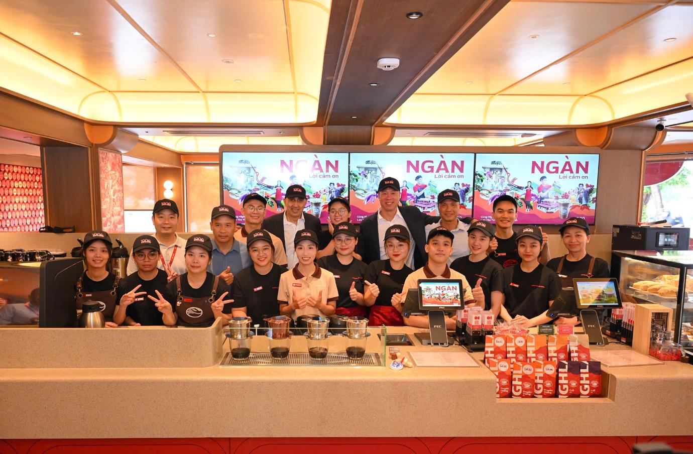 Highlands Coffee chạm cột mốc 1000 cửa hàng tại Việt Nam - Ảnh 5. Highlands Coffee chạm cột mốc 1000 cửa hàng tại Việt Nam - Ảnh 5.