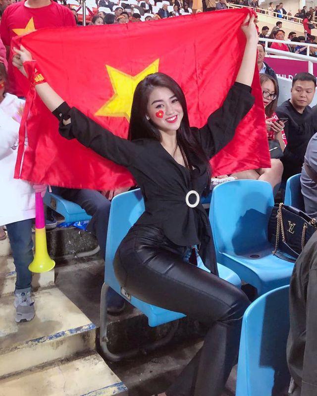 C&ocirc; g&aacute;i Hải Ph&ograve;ng từng l&agrave; mỹ nh&acirc;n N&oacute;ng C&ugrave;ng FIFA World Cup 8 năm trước, cuộc sống hiện tại g&acirc;y bất ngờ - Ảnh 2.