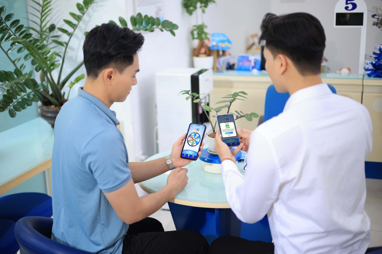 Gắn b&oacute; c&agrave;ng l&acirc;u, nhận qu&agrave; c&agrave;ng lớn c&ugrave;ng VinaPhone - Ảnh 1.