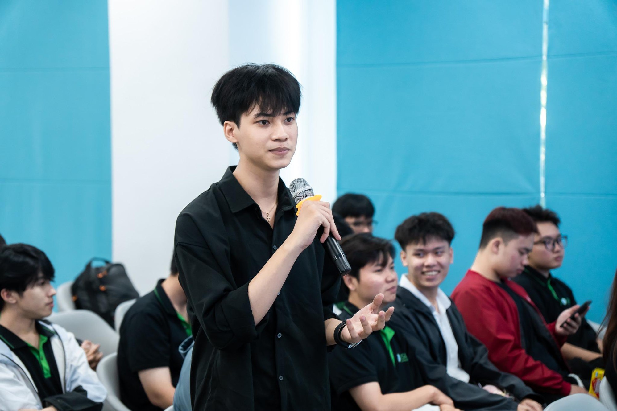 Đừng học Quản trị kinh doanh kiểu cũ nếu kh&ocirc;ng muốn bị AI &ldquo;vượt mặt&rdquo; - Ảnh 2.