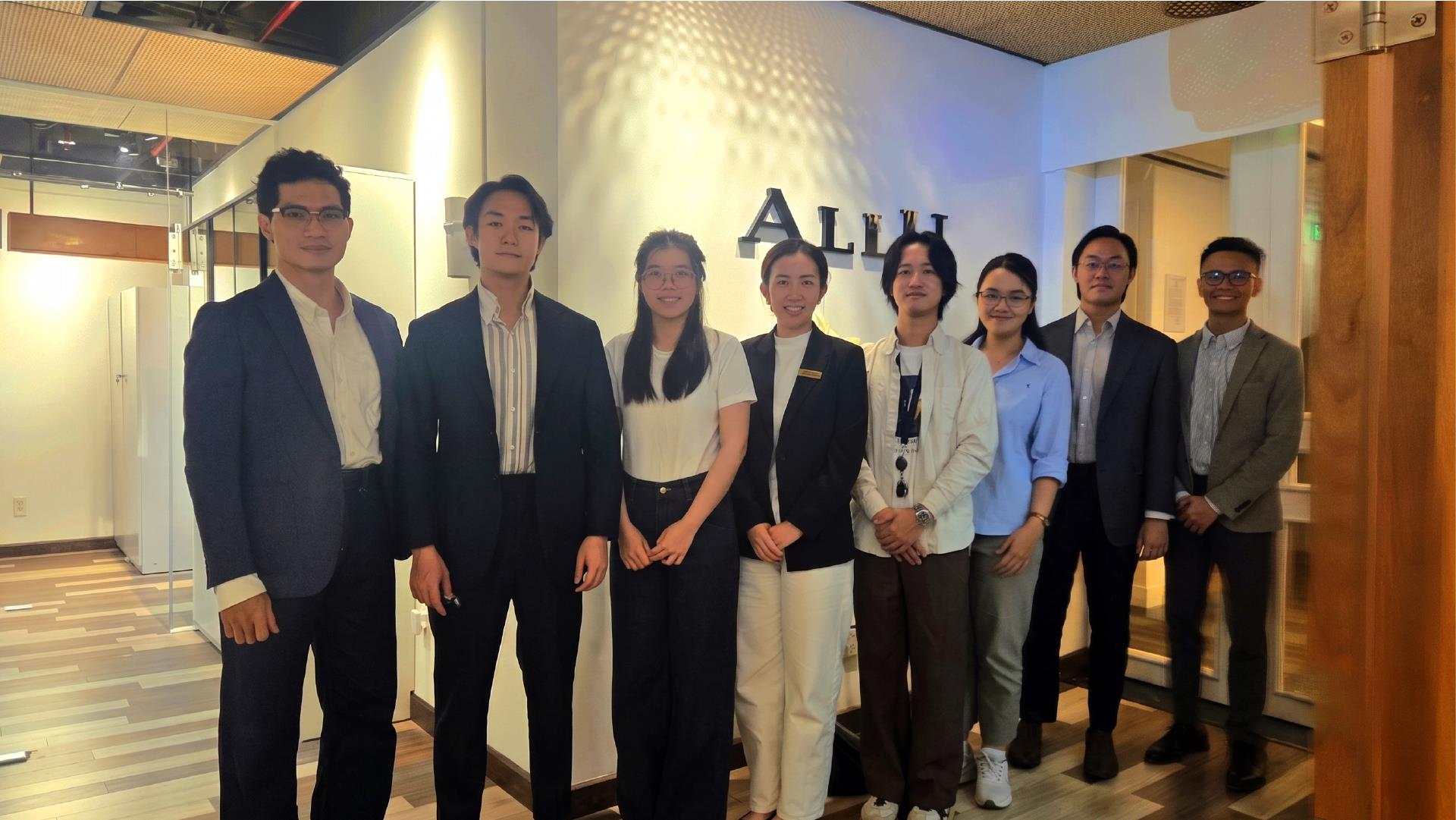 Valuence x Bespoke Holdings: Chiến lược mở kh&oacute;a thị trường Pre-loved Luxury tại Việt Nam - Ảnh 3.