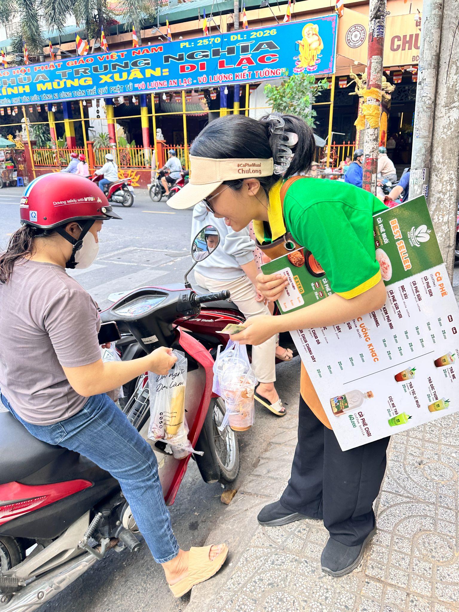 C&agrave; ph&ecirc; muối ch&uacute; Long v&agrave; những vi&ecirc;n gạch đầu ti&ecirc;n đ&aacute;nh dấu bước chuyển m&igrave;nh mới - Ảnh 4.