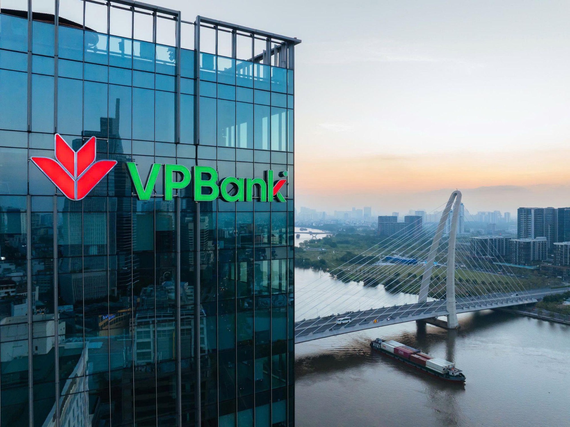 VPBank tiếp tục thăng hạng trong danh s&aacute;ch 500 doanh nghiệp lớn nhất Đ&ocirc;ng Nam &Aacute; - Ảnh 1.