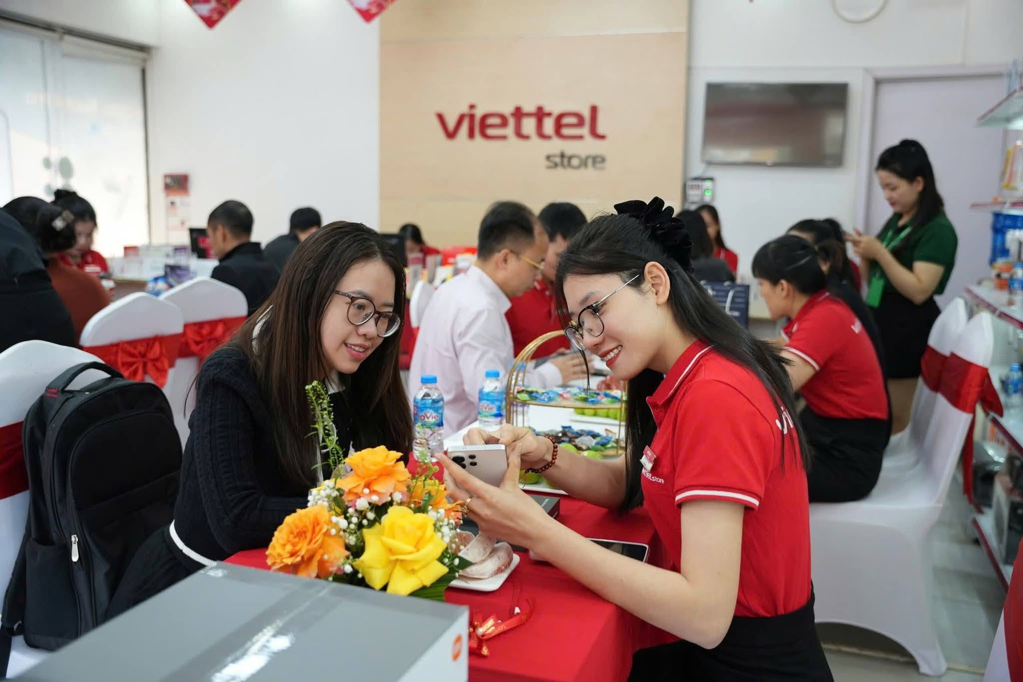 Săn deal c&ocirc;ng nghệ nh&acirc;n Ng&agrave;y của Cha x3 ưu đ&atilde;i tại Viettel Store - Ảnh 2.
