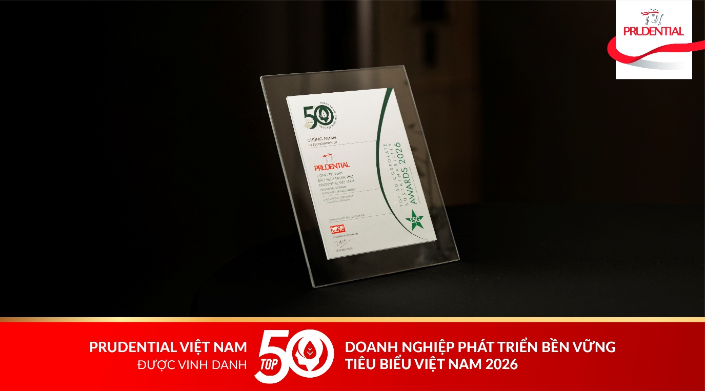 Từ bảo vệ t&agrave;i ch&iacute;nh đến ph&aacute;t triển bền vững: Vai tr&ograve; ng&agrave;y c&agrave;ng lớn của bảo hiểm nh&acirc;n thọ tại Việt Nam - Ảnh 2.