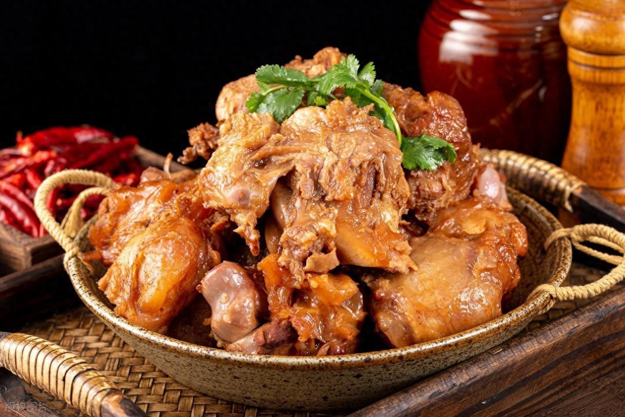 Đầu bếp đích thân chia sẻ công thức bí truyền món xương heo kho, đảm bảo thịt mềm tan trong miệng và hương thơm khiến hàng xóm phải xuýt xoa- Ảnh 1. Đầu bếp đích thân chia sẻ công thức bí truyền món xương heo kho, đảm bảo thịt mềm tan trong miệng và hương thơm khiến hàng xóm phải xuýt xoa- Ảnh 1.