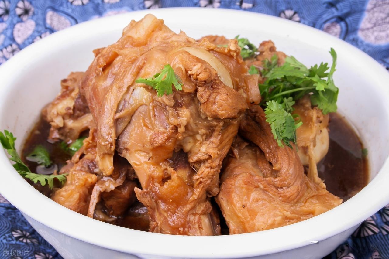 Đầu bếp đích thân chia sẻ công thức bí truyền món xương heo kho, đảm bảo thịt mềm tan trong miệng và hương thơm khiến hàng xóm phải xuýt xoa- Ảnh 8. Đầu bếp đích thân chia sẻ công thức bí truyền món xương heo kho, đảm bảo thịt mềm tan trong miệng và hương thơm khiến hàng xóm phải xuýt xoa- Ảnh 8.