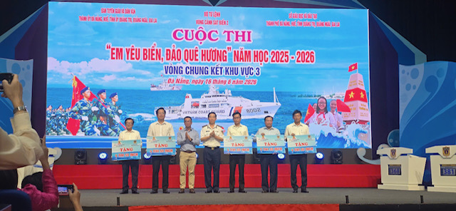 5 đội xuất sắc tranh t&agrave;i tại Chung kết khu vực Cuộc thi &ldquo;Em y&ecirc;u biển, đảo qu&ecirc; hương&rdquo; - Ảnh 3.