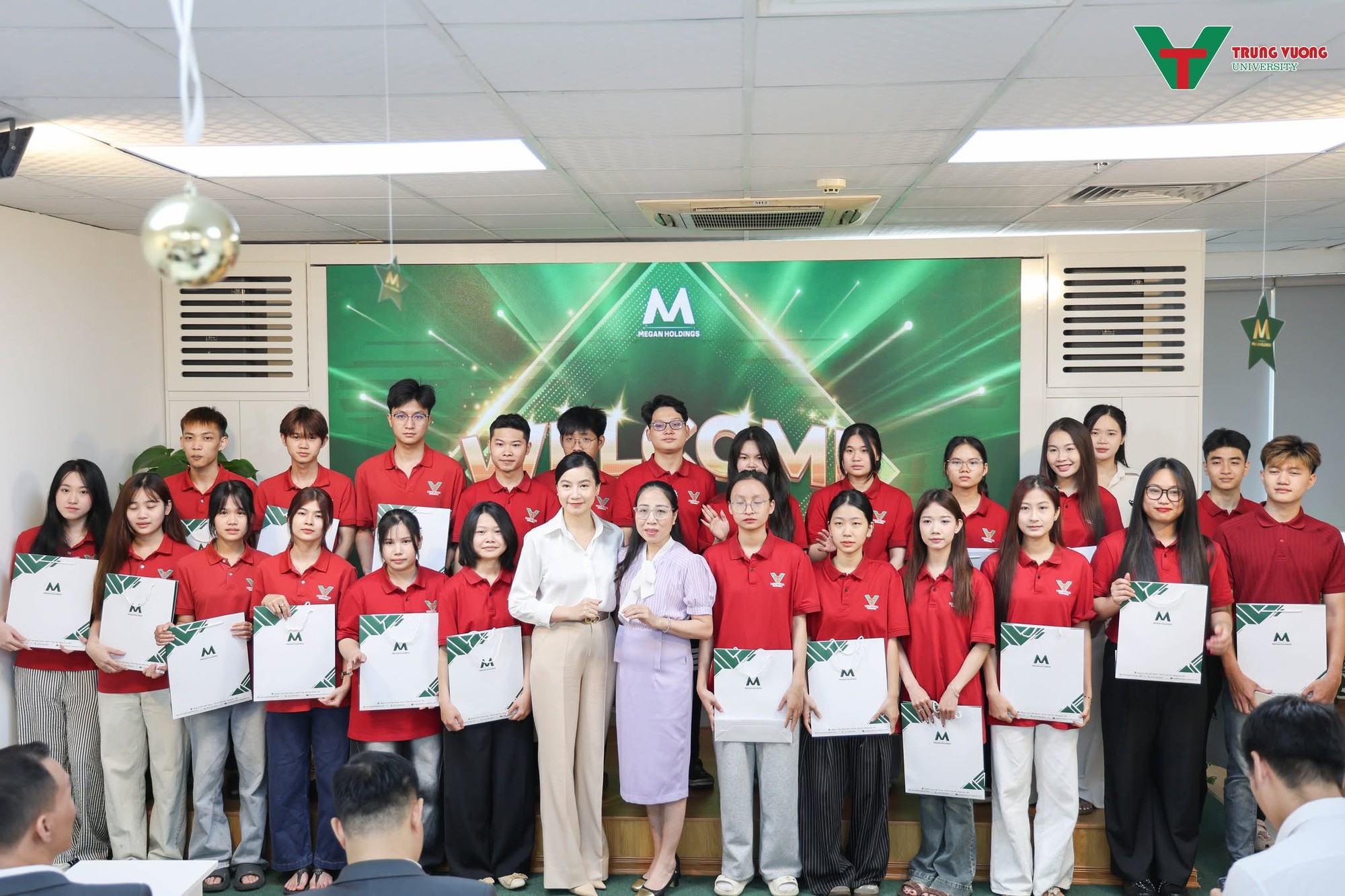 Từ giảng đường đến dự &aacute;n thực tế: Điều g&igrave; đang diễn ra trong m&ocirc; h&igrave;nh học đi đ&ocirc;i với h&agrave;nh tại Trường Đại học Trưng Vương? - Ảnh 1.
