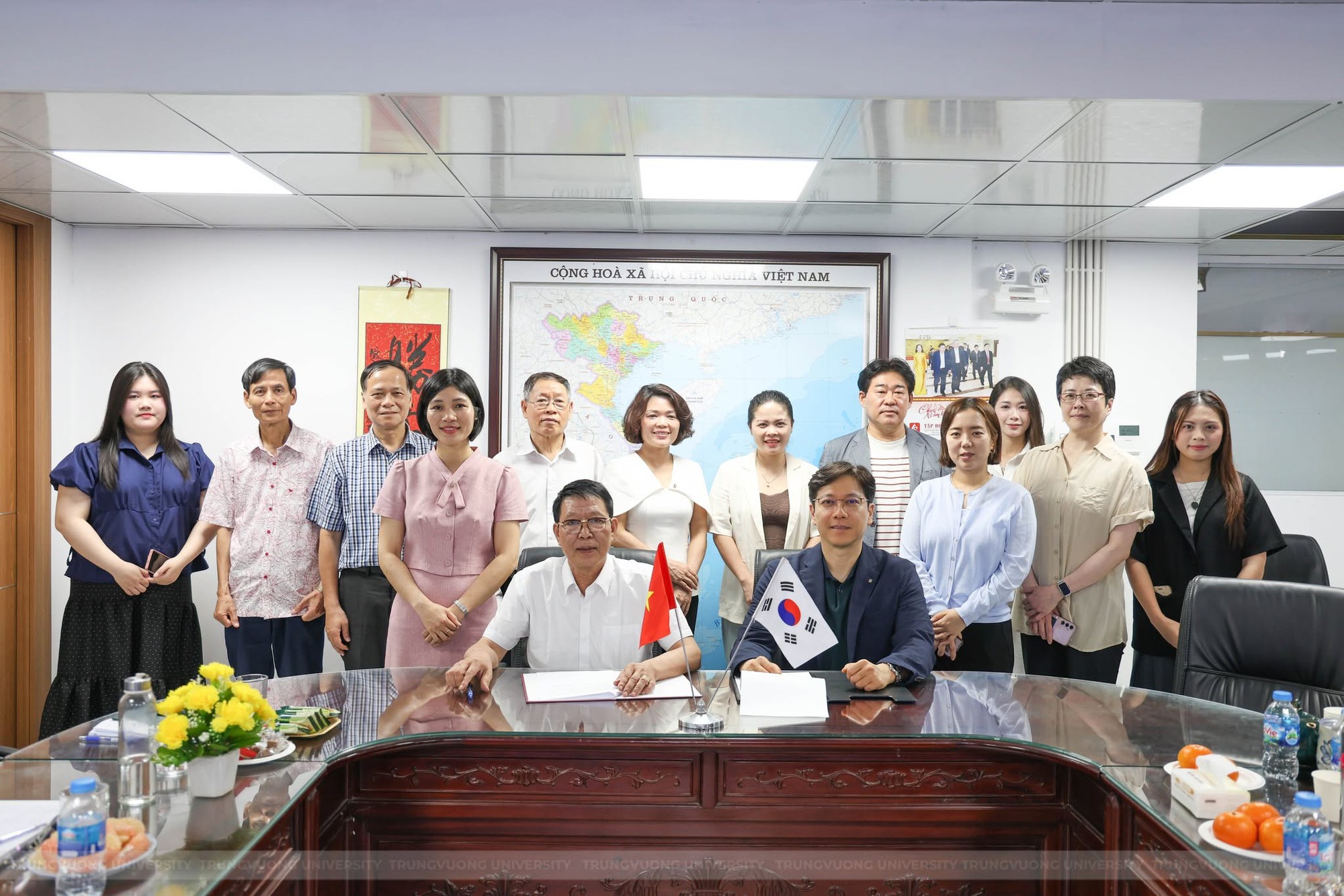 Từ giảng đường đến dự &aacute;n thực tế: Điều g&igrave; đang diễn ra trong m&ocirc; h&igrave;nh học đi đ&ocirc;i với h&agrave;nh tại Trường Đại học Trưng Vương? - Ảnh 2.