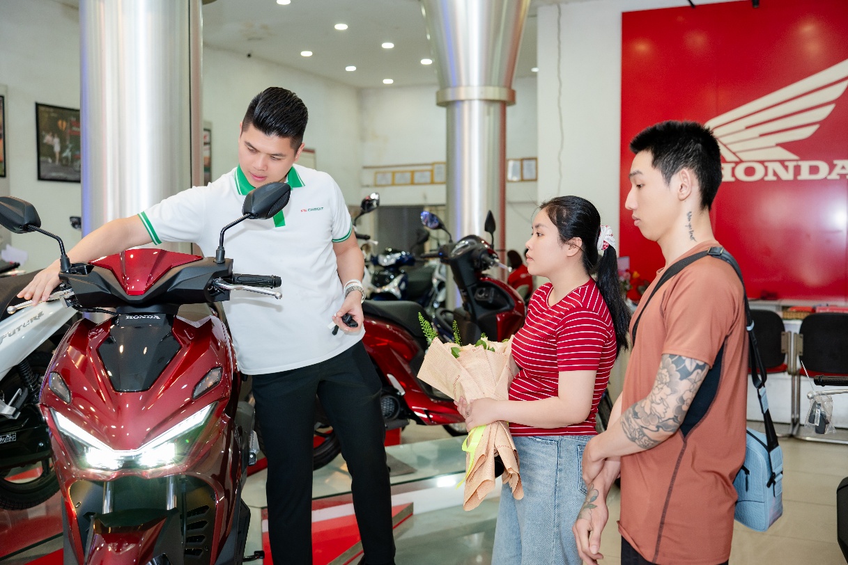 FE CREDIT v&agrave; h&agrave;nh tr&igrave;nh th&uacute;c đẩy th&oacute;i quen thanh to&aacute;n đ&uacute;ng hạn của kh&aacute;ch h&agrave;ng - Ảnh 2.