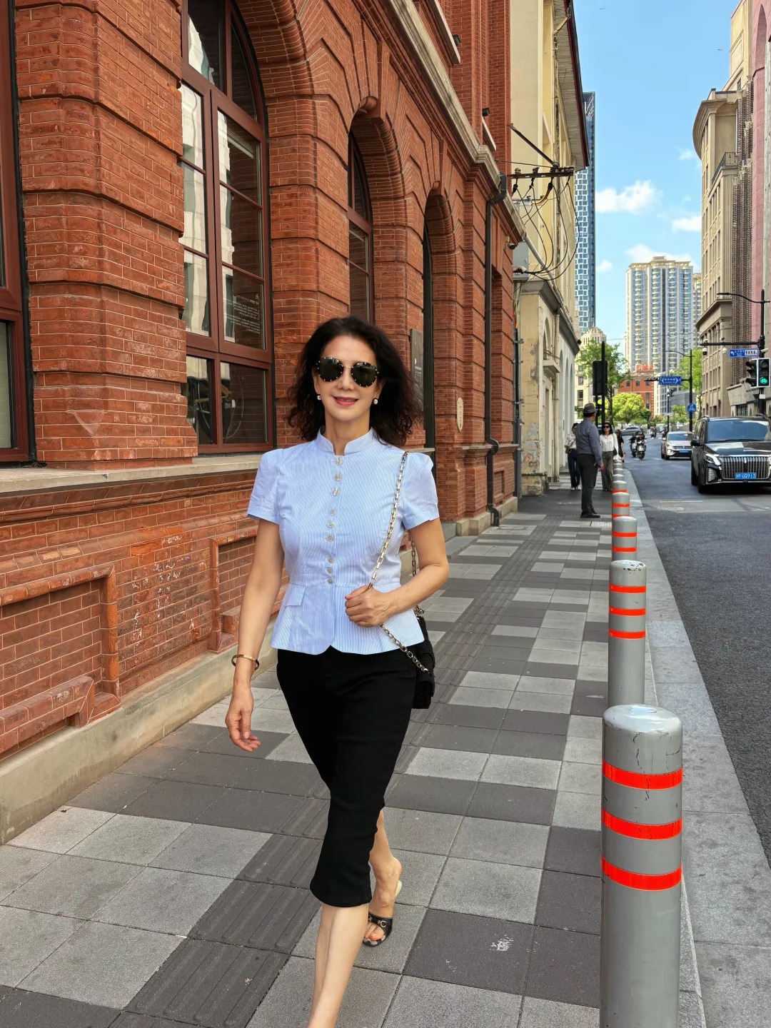 Tr&aacute;nh xa "hố đen năng lượng": 3 kiểu m&ocirc;i trường phụ nữ trung ni&ecirc;n cần rời đi ngay để bảo to&agrave;n phước b&aacute;u hậu vận- Ảnh 1.