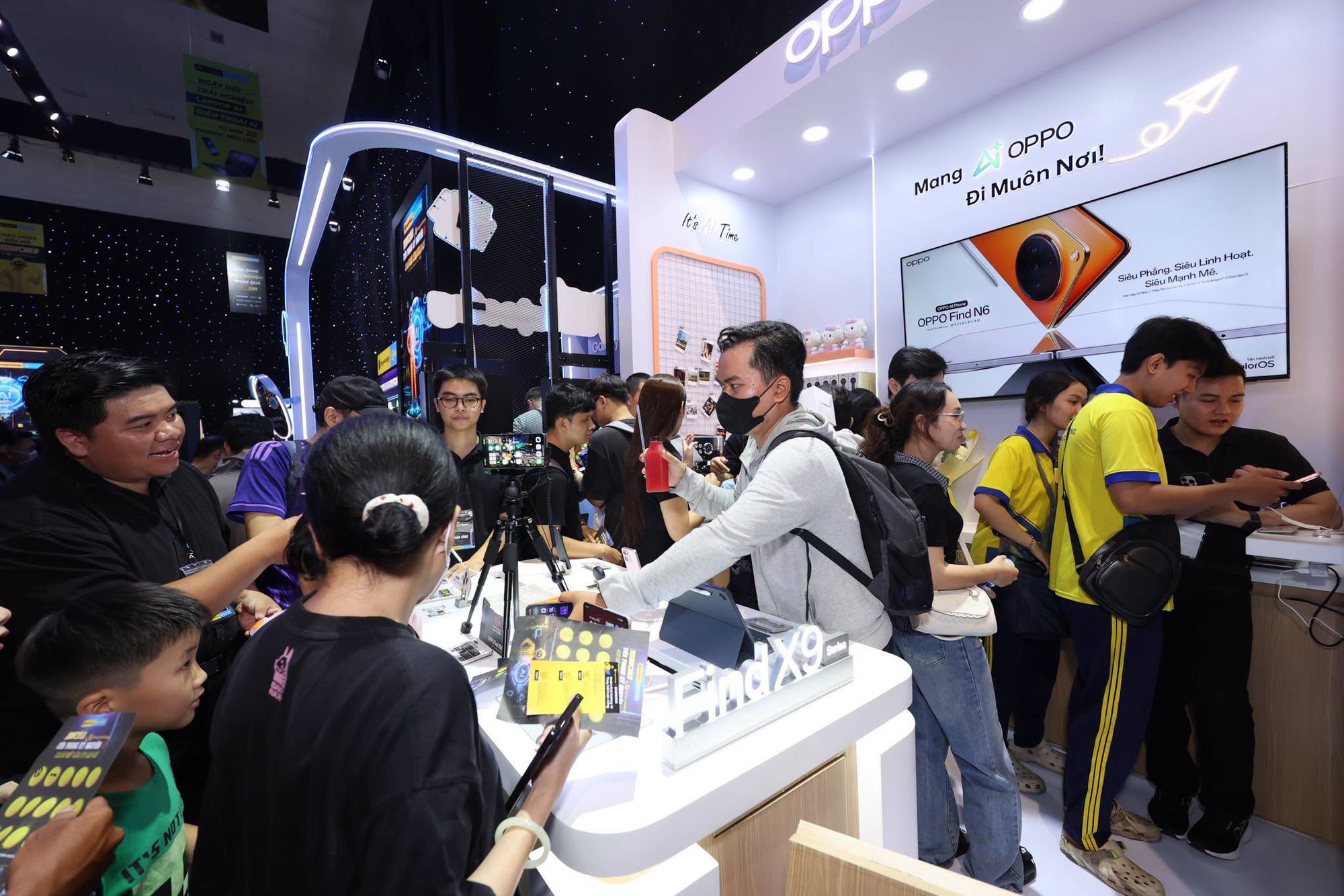 TECHWORLD 2026 đồng h&agrave;nh c&ugrave;ng thế hệ trẻ: N&acirc;ng tầm trải nghiệm c&ocirc;ng nghệ AI v&agrave; tiếp sức một tỷ đồng đến trường- Ảnh 2.