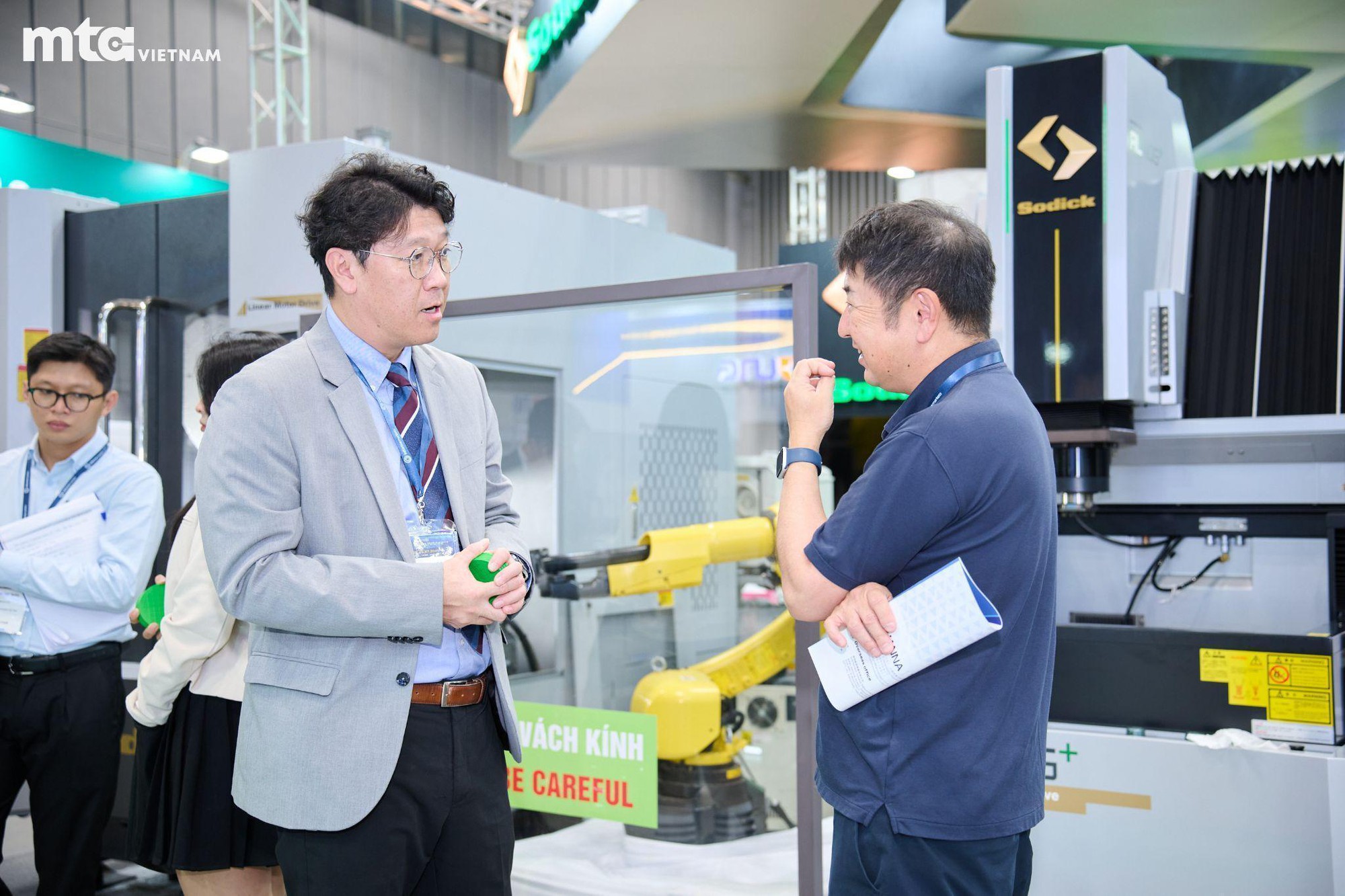 Doanh nghiệp đổi mới c&ocirc;ng nghệ để đạt mục ti&ecirc;u nội địa h&oacute;a 40&ndash;45% ng&agrave;nh trọng điểm - Ảnh 2.