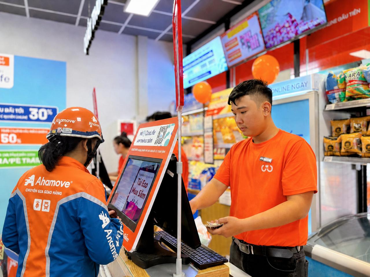 C&uacute; bắt tay gi&uacute;p Ahamove trở th&agrave;nh xương sống cho chiến lược kinh doanh của Kingfoodmart - Ảnh 3.