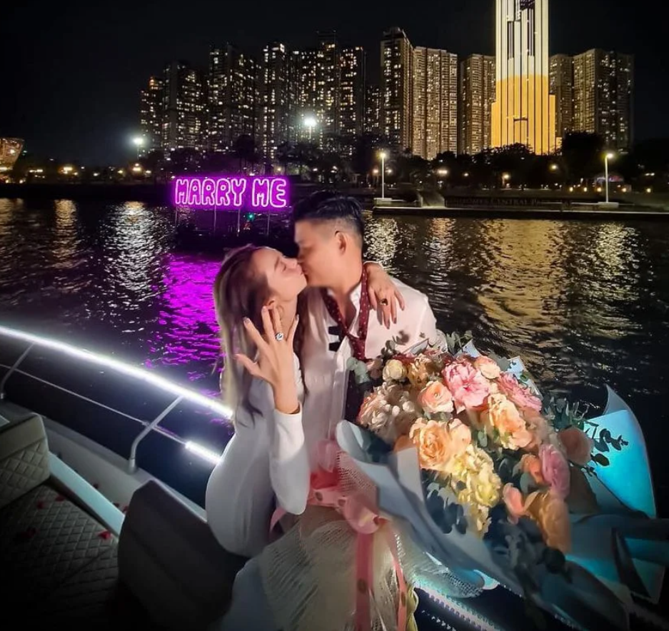 Nhan sắc n&oacute;ng bỏng của nữ nghệ sĩ sinh con trai cho đại gia dệt may - Ảnh 5.