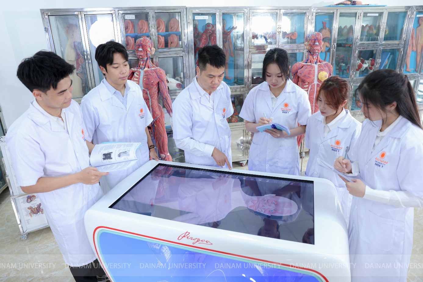 Sinh vi&ecirc;n Y khoa Đại học Đại Nam tr&uacute;ng tuyền kỳ thi tinh hoa v&agrave; khắc nghiệt nhất ng&agrave;nh Y - Ảnh 2.