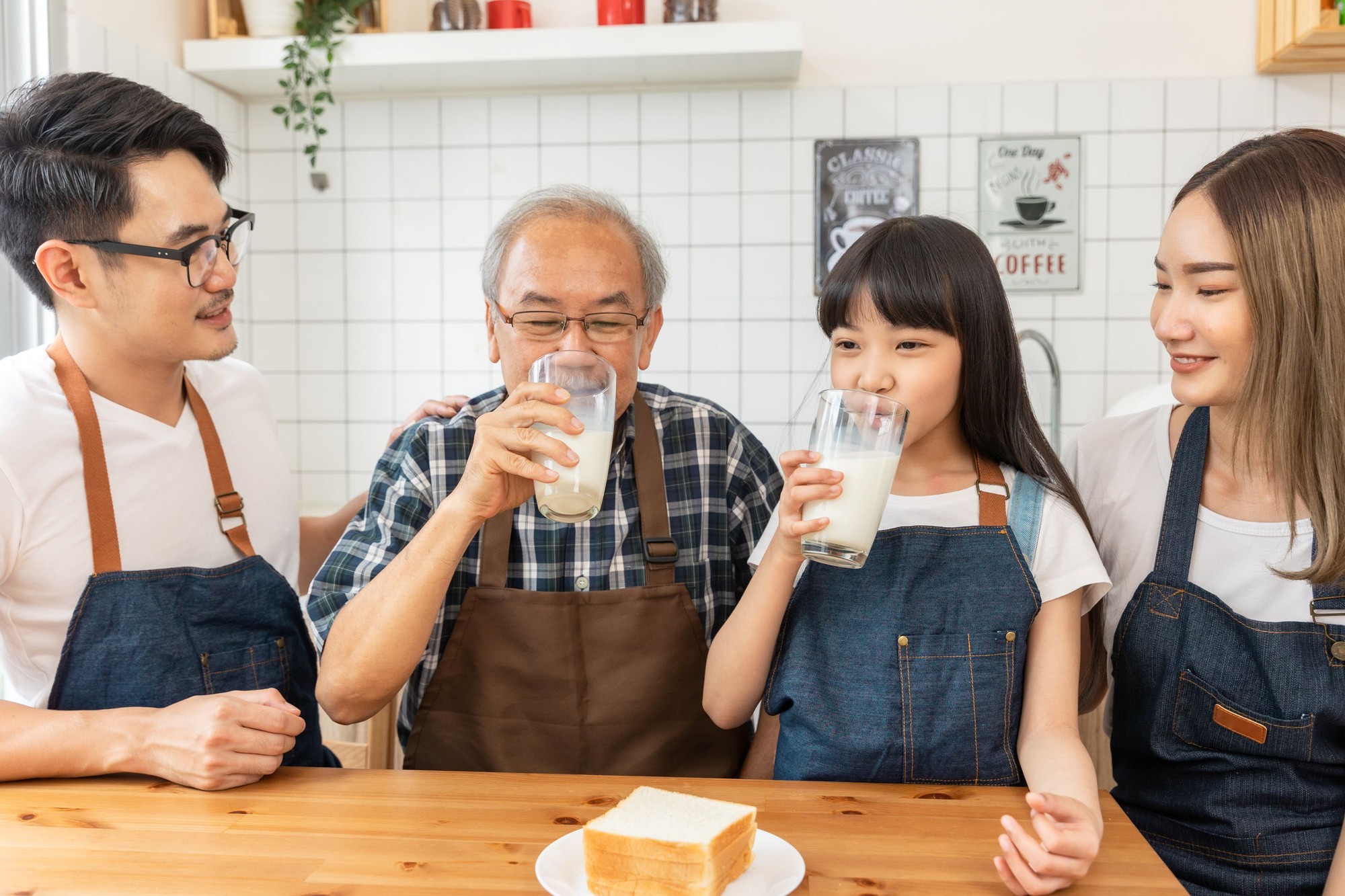 Mỗi th&agrave;nh vi&ecirc;n một nhịp sống, mẹ l&agrave;m sao để bổ sung canxi cho cả nh&agrave;?- Ảnh 1.