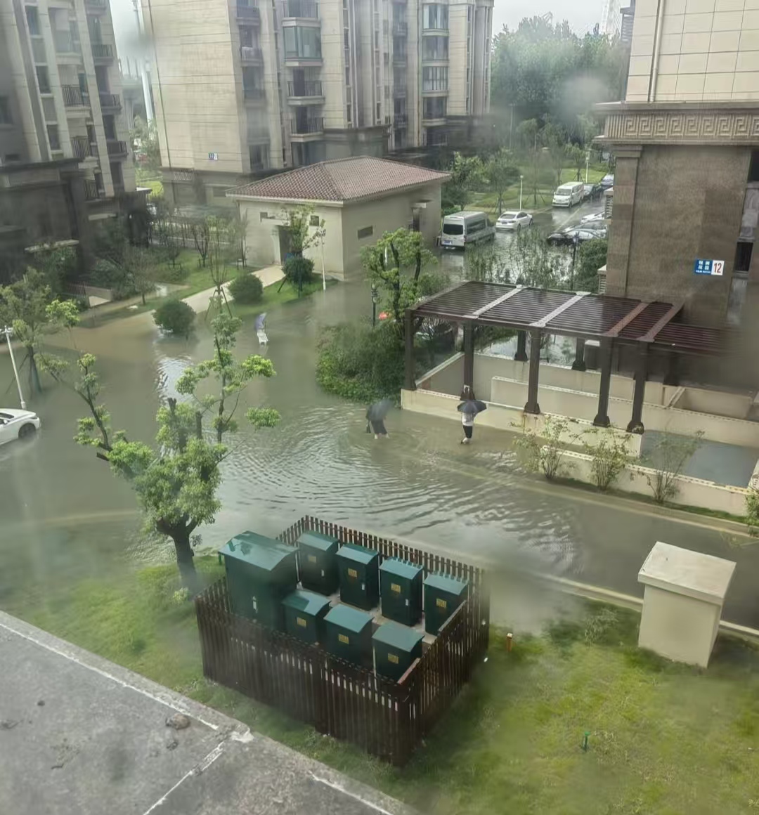 6 th&aacute;ng sau khi nhận nh&agrave;, căn hộ tầng 1 của t&ocirc;i ngập s&acirc;u v&igrave; mưa lớn v&agrave; l&uacute;c n&agrave;y t&ocirc;i mới "thấm th&iacute;a" nhiều điều- Ảnh 2.