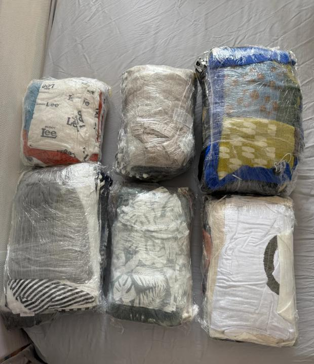 Cứ nghĩ m&agrave;ng bọc thực phẩm chỉ để bọc đồ ăn, ai ngờ lại giải quyết được h&agrave;ng loạt việc nh&agrave; phiền phức- Ảnh 3.