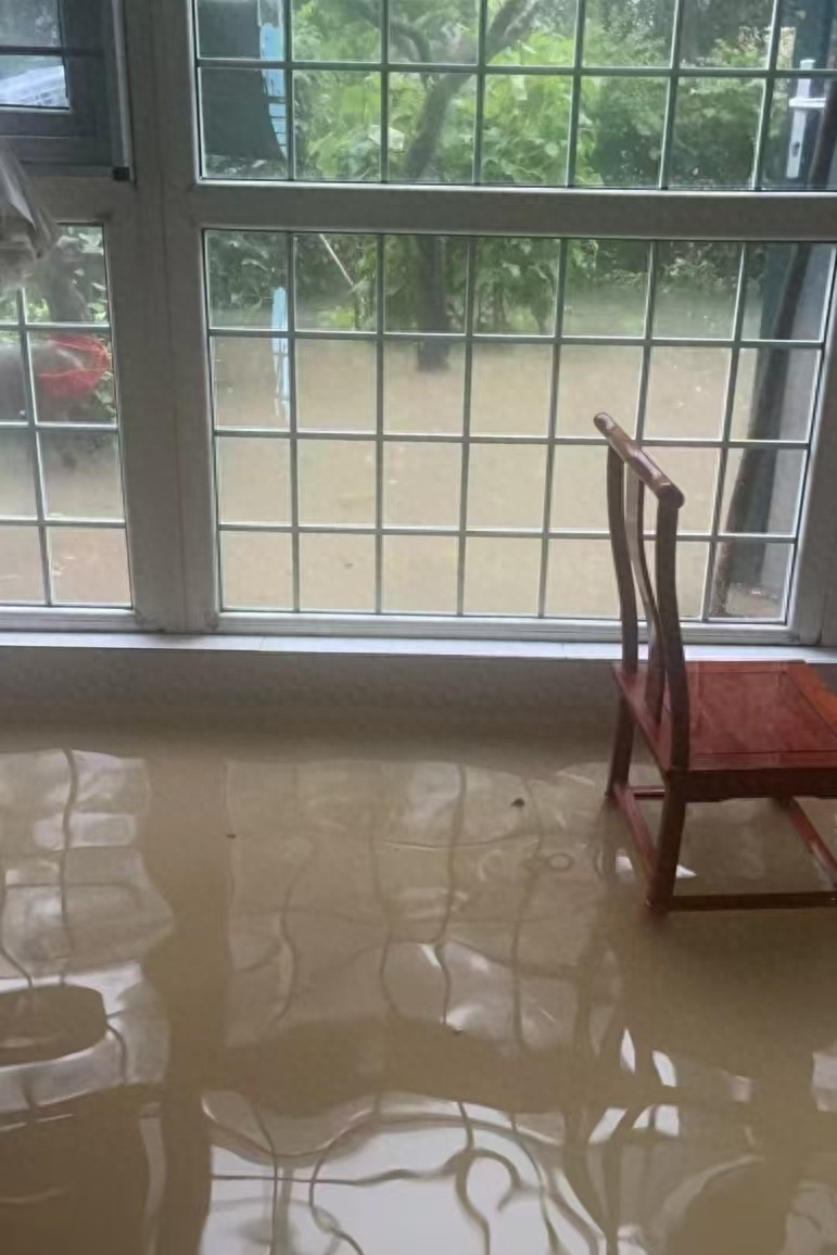 6 th&aacute;ng sau khi nhận nh&agrave;, căn hộ tầng 1 của t&ocirc;i ngập s&acirc;u v&igrave; mưa lớn v&agrave; l&uacute;c n&agrave;y t&ocirc;i mới "thấm th&iacute;a" nhiều điều- Ảnh 1.