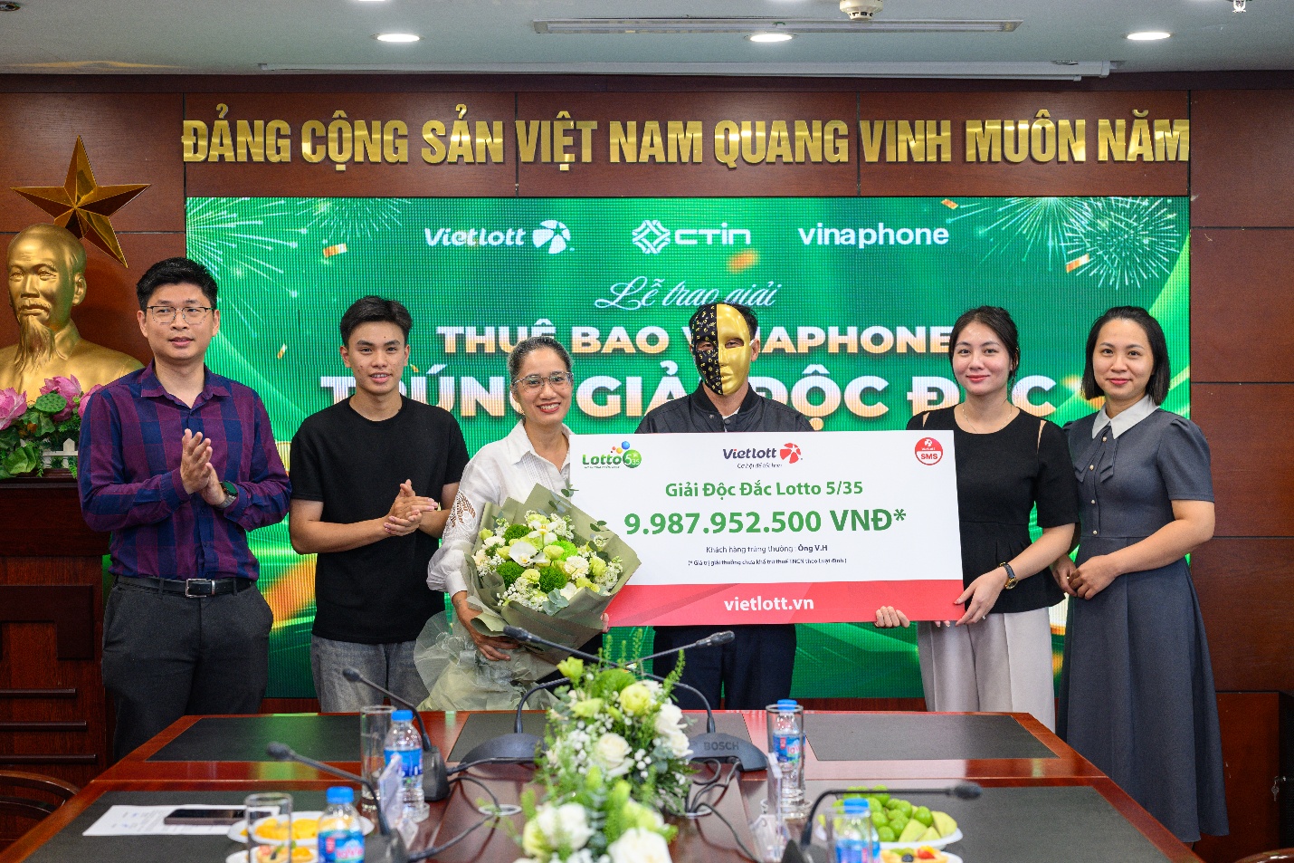 Thu&ecirc; bao VinaPhone tr&uacute;ng độc đắc Lotto gần 10 tỷ đồng- Ảnh 1.