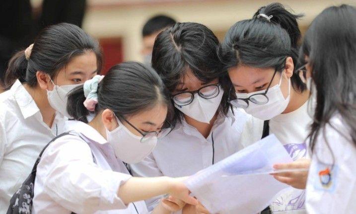 Chờ điểm kh&ocirc;ng c&oacute; nghĩa l&agrave; chờ đợi: 3 việc 2k8 n&ecirc;n chuẩn bị ngay từ b&acirc;y giờ- Ảnh 1.