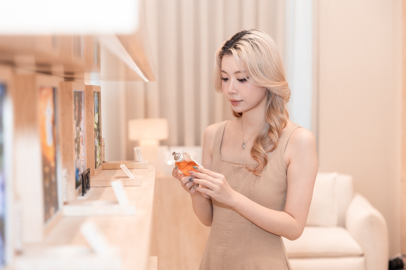 Biển người &ldquo;đổ bộ&rdquo; Vincom B&agrave; Triệu từ s&aacute;ng sớm: Lễ hội sale lớn nhất h&egrave; 2026 ch&iacute;nh thức bắt đầu- Ảnh 8.