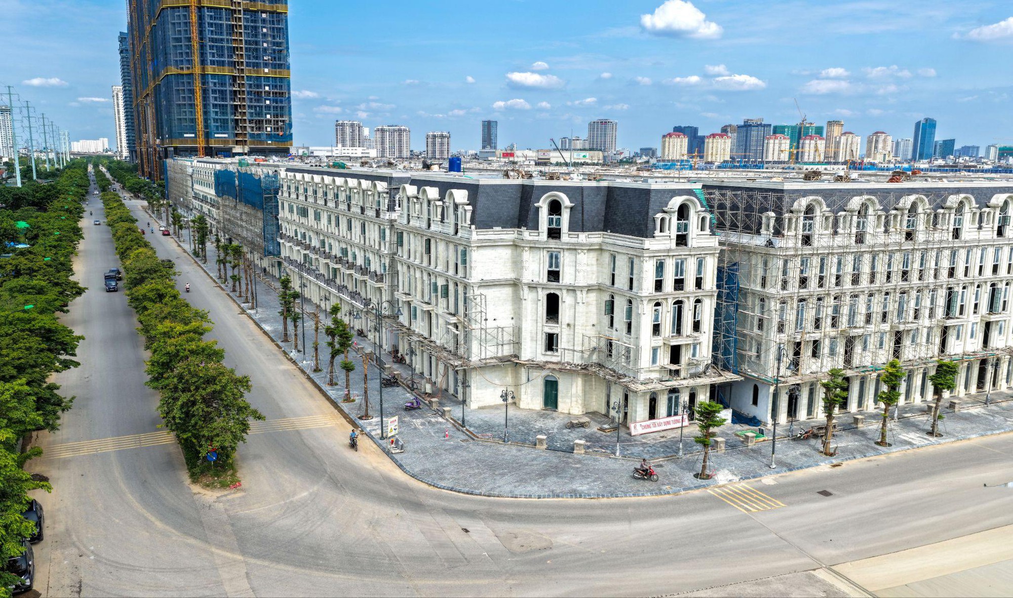 Cận cảnh BST dinh thự si&ecirc;u sang giữa Ciputra: diện t&iacute;ch s&agrave;n cả ng&agrave;n m2, sổ đỏ trao tay ngay khi nhận nh&agrave; - Ảnh 6.
