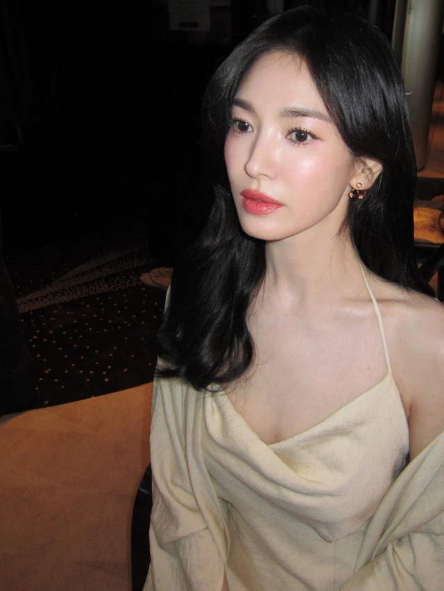 Thức uống "nhả nắng" rẻ b&egrave;o c&ograve;n ngăn ngừa l&atilde;o ho&aacute;, được cả Song Hye Kyo v&agrave; Ha Ji Won ưa chuộng- Ảnh 1.