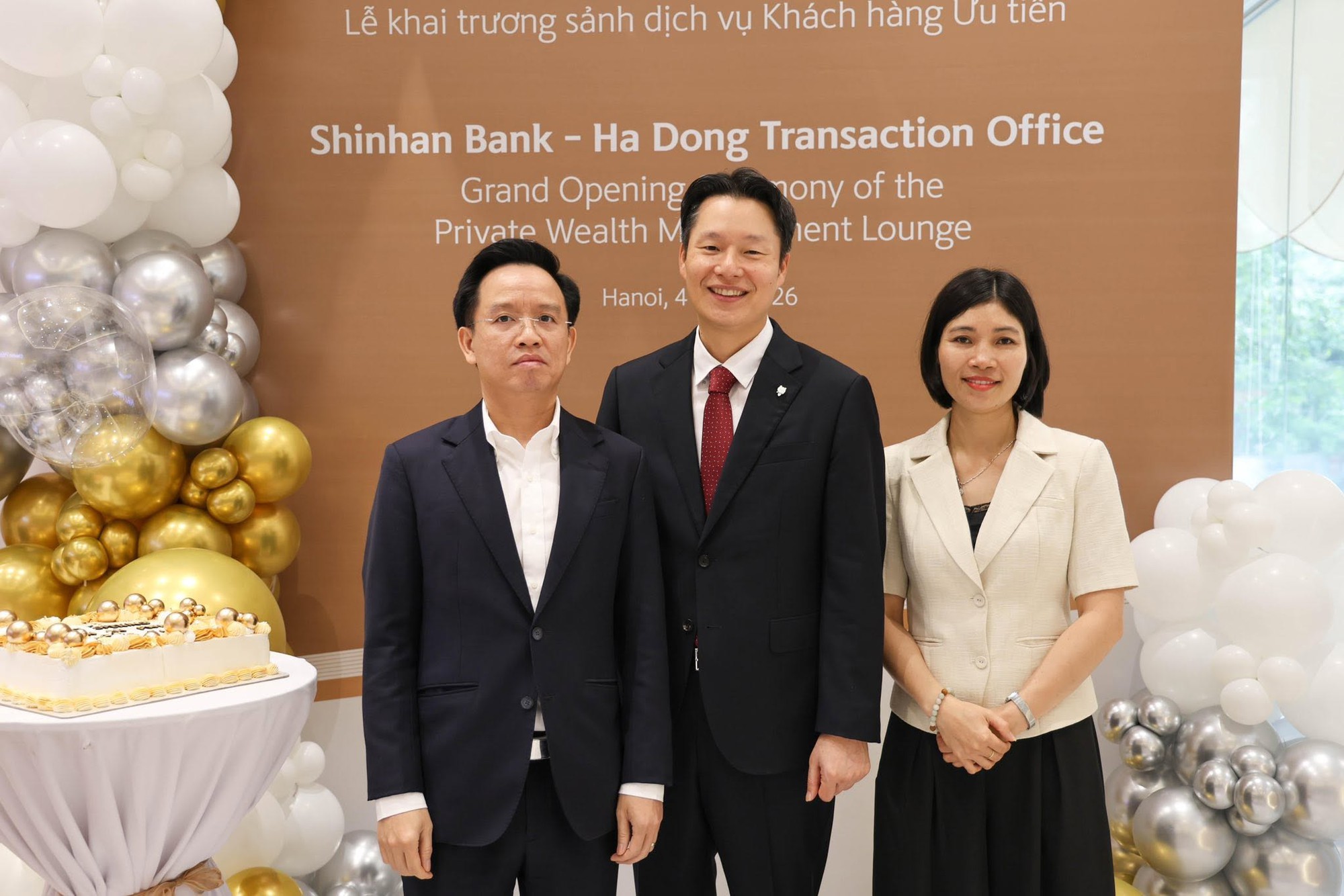 Một ng&agrave;y của sinh vi&ecirc;n Trường Đại học Trưng Vương: &ldquo;Học đi đ&ocirc;i với h&agrave;nh&rdquo; trong hệ sinh th&aacute;i Hồ Gươm diễn ra như thế n&agrave;o?- Ảnh 4.