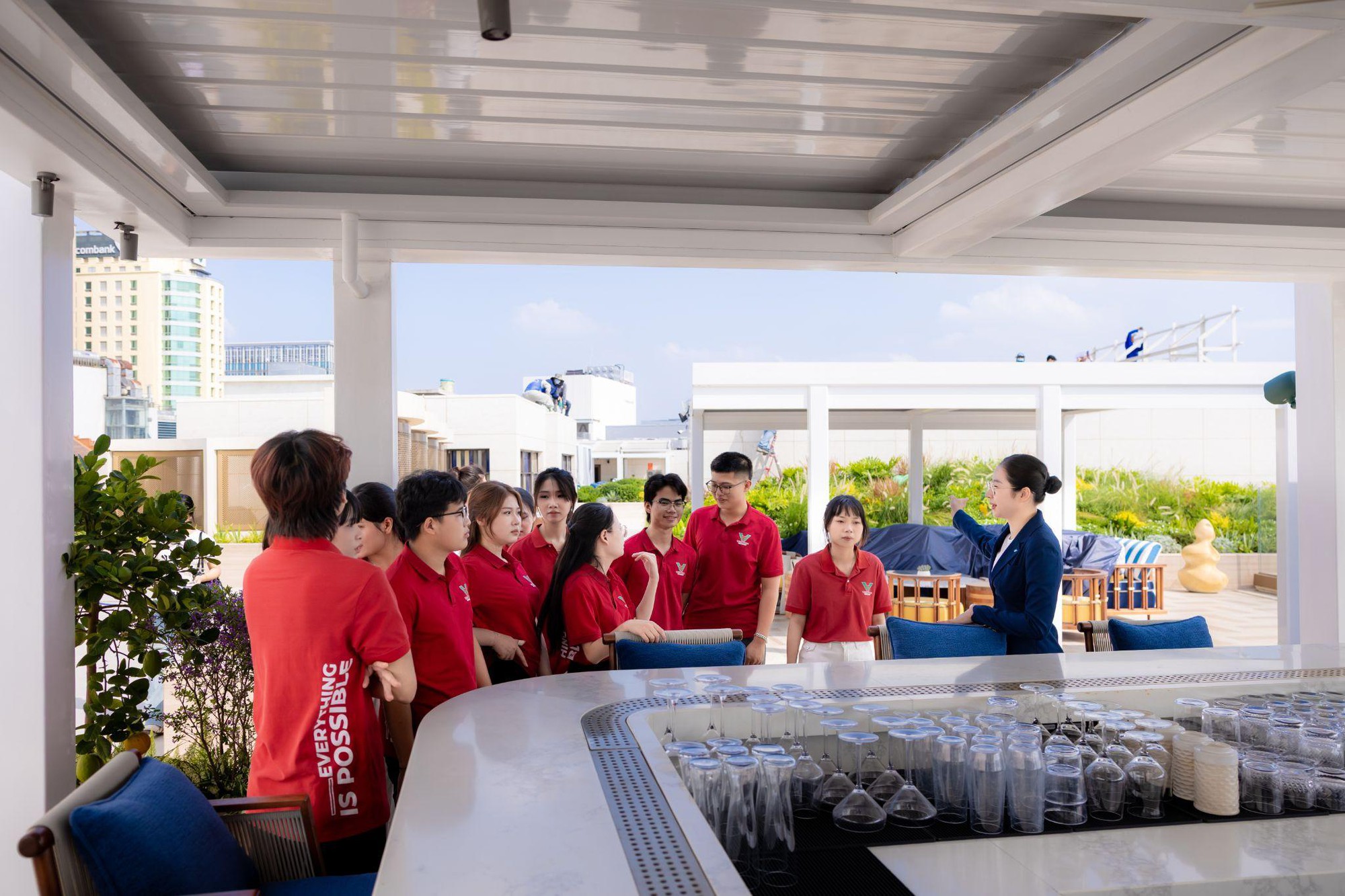Một ng&agrave;y của sinh vi&ecirc;n Trường Đại học Trưng Vương: &ldquo;Học đi đ&ocirc;i với h&agrave;nh&rdquo; trong hệ sinh th&aacute;i Hồ Gươm diễn ra như thế n&agrave;o?- Ảnh 6.