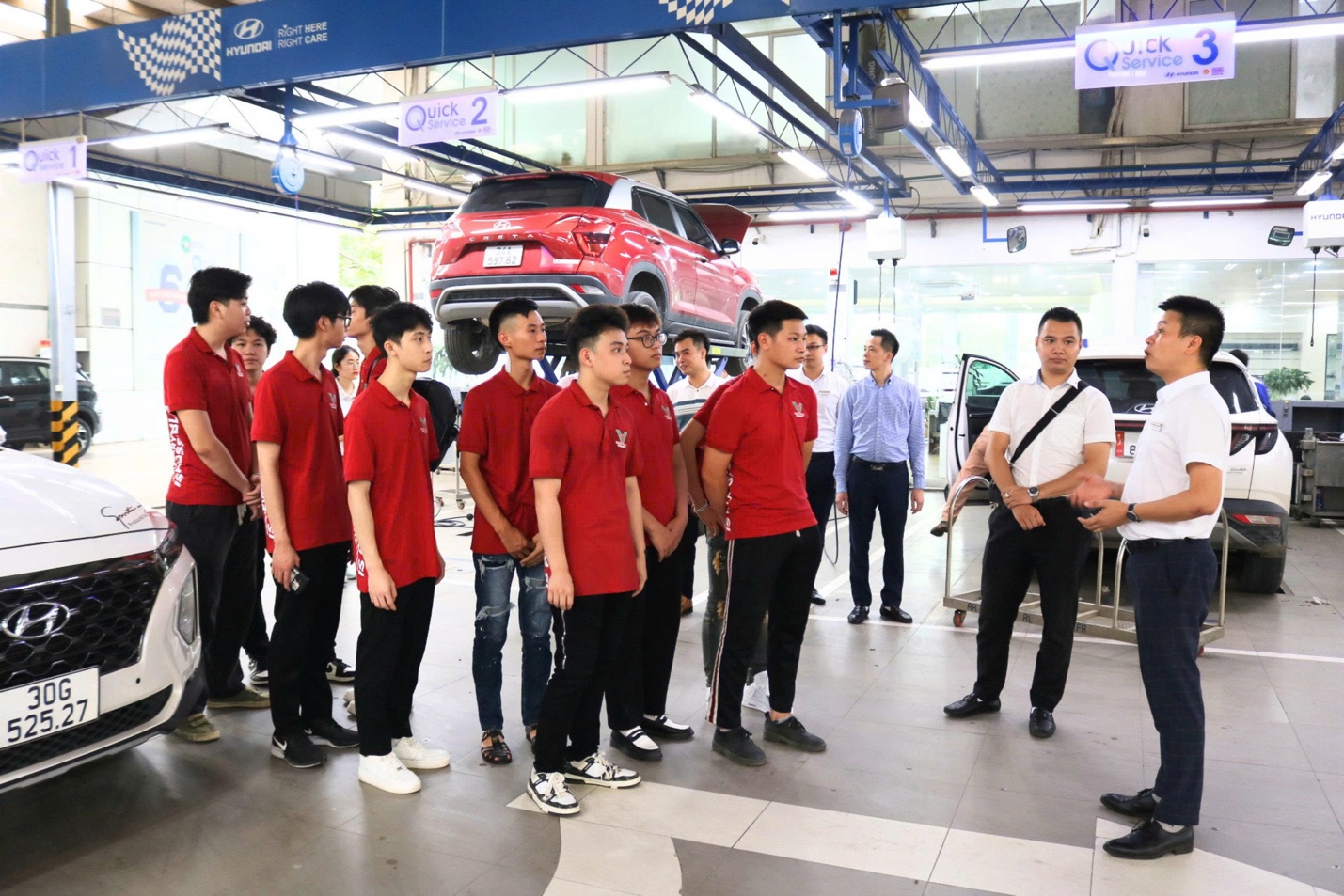 Trường Đại học Trưng Vương: X&acirc;y portfolio v&agrave; năng lực cạnh tranh từ trải nghiệm thực tế - Ảnh 4.